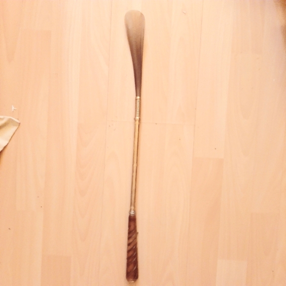 Elegant Wooden Shoe Horn with decorative brass and horn construction. - Picture 1 of 8